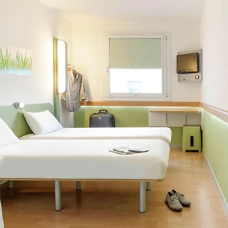 Ibis Budget Sud מלון פואטייה
